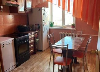 Продаю 3-ком. квартиру, 65 м2, Спасск-Дальний, улица Горького, 35