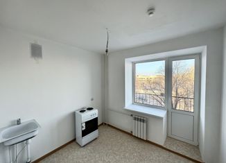 Продажа 1-ком. квартиры, 36 м2, Еманжелинск, улица Титова, 7