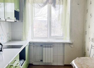 Продаю 3-комнатную квартиру, 50 м2, Хакасия, проспект Космонавтов, 25