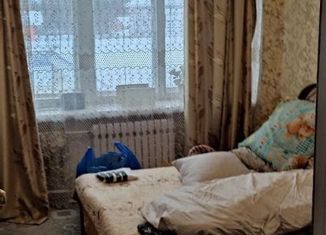 Продается 4-комнатная квартира, 64 м2, Донской, Октябрьская улица, 82