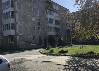 Продается 1-ком. квартира, 35 м2, Реж, улица Чапаева, 24/1