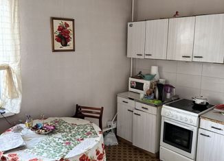 Продам 2-ком. квартиру, 54 м2, Москва, улица Артамонова, 16к1, улица Артамонова