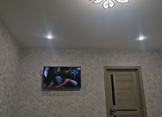 Продам 3-комнатную квартиру, 64.2 м2, Белая Калитва, Российская улица, 38