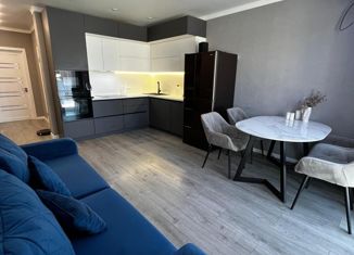 Продаю 2-ком. квартиру, 70.3 м2, посёлок Западный, Цветной бульвар, 27