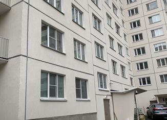 Продам 3-ком. квартиру, 72.4 м2, Санкт-Петербург, муниципальный округ Полюстрово, улица Стасовой, 2