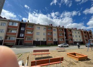 Трехкомнатная квартира на продажу, 71.9 м2, поселок городского типа Промышленная, улица Лермонтова, 11