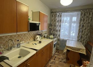 Продается трехкомнатная квартира, 62.5 м2, Омутнинск, улица Свободы, 52