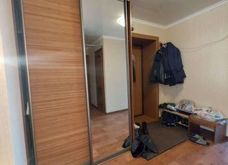 Продается 3-комнатная квартира, 65.2 м2, Нижнекамск, проспект Химиков, 64