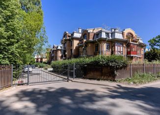 Продажа 2-ком. квартиры, 62.2 м2, Павловск, улица Луначарского, 16к2