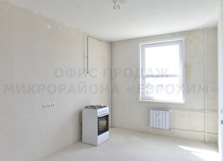 Продам 2-ком. квартиру, 60 м2, Березники, улица Ивана Яхимца, 1