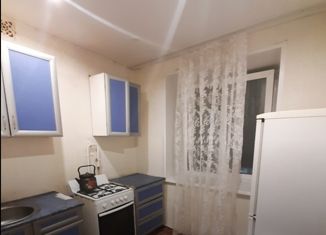Сдам в аренду 2-комнатную квартиру, 47 м2, Альметьевск, улица Гафиатуллина, 13А