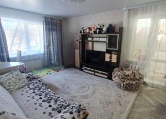Продается трехкомнатная квартира, 62.3 м2, Большой Камень, улица Академика Курчатова, 2А