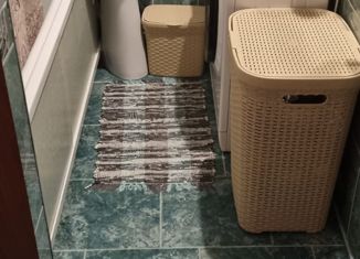 Продажа двухкомнатной квартиры, 56 м2, Соль-Илецк, улица Чайковского, 19