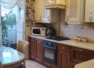 Продается 2-комнатная квартира, 60 м2, Октябрьский, улица Фрунзе, 9/1