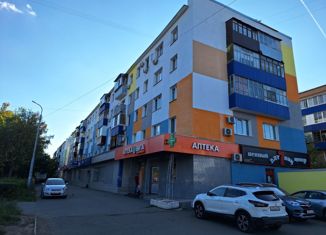 Продаю 3-ком. квартиру, 61 м2, Оренбург, проспект Дзержинского, 18, жилой район Степной