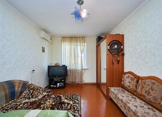 Продаю двухкомнатную квартиру, 41 м2, посёлок городского типа Яблоновский, Железнодорожная улица, 16