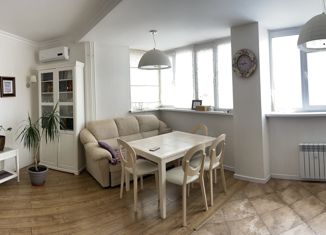 Продается 3-комнатная квартира, 72 м2, Оренбург, Нижний проезд, 3/1
