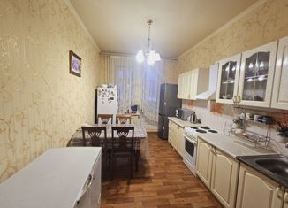 Продам 3-комнатную квартиру, 81 м2, Тюменская область, Заозёрный проезд, 14Ак1