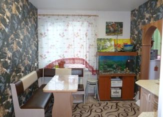 Продажа 4-комнатной квартиры, 69 м2, Россошь, улица Мира, 34