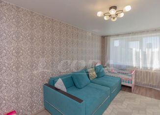 Трехкомнатная квартира на продажу, 65 м2, Тюменская область, улица Рылеева, 33