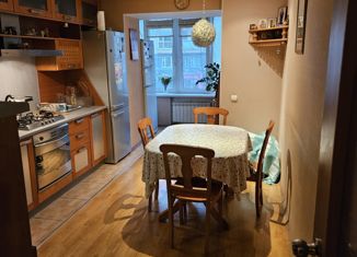 Продам 3-ком. квартиру, 105.6 м2, Нижний Новгород, улица Невзоровых, 85, улица Невзоровых