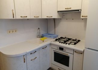 Продаю 3-ком. квартиру, 55 м2, Павловск, улица Толмачёва, 3