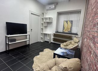 Продам двухкомнатную квартиру, 41 м2, Кировская область, улица Сурикова, 37
