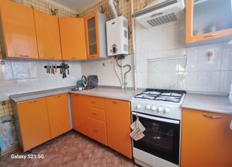 Трехкомнатная квартира на продажу, 63 м2, Кинель, улица Маяковского, 86