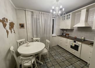Продается 3-ком. квартира, 75 м2, Москва, улица Перерва, 33, метро Братиславская