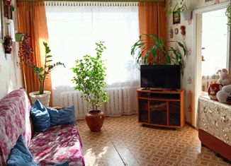 Продаю четырехкомнатную квартиру, 62 м2, Пермский край, улица Лихачёва, 47
