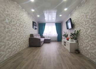 Продам 3-ком. квартиру, 66.3 м2, Великий Устюг, улица Кирова, 54