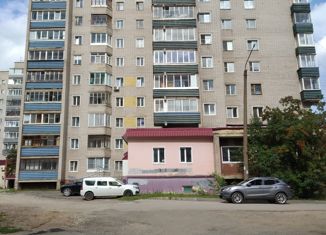 Продается 2-ком. квартира, 63 м2, Киров, улица Сурикова, 42, Ленинский район