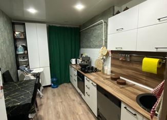 Продаю 3-комнатную квартиру, 59.8 м2, Мензелинск, улица Чернышевского, 67Б