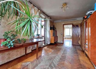 Продается четырехкомнатная квартира, 73.3 м2, Санкт-Петербург, Купчинская улица, 20к2