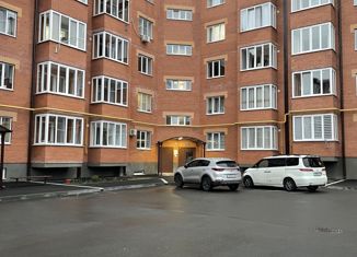 Сдается 1-ком. квартира, 40 м2, Северная Осетия, улица Хадарцева, 39к2