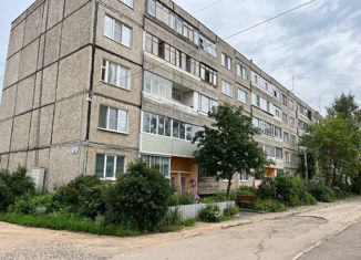 Продается трехкомнатная квартира, 71.5 м2, поселок городского типа Балакирево, Юго-Западный квартал, 10