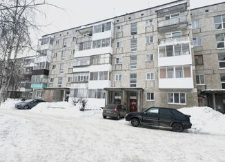 2-комнатная квартира на продажу, 50.2 м2, Карпинск, Лесопильная улица, 69