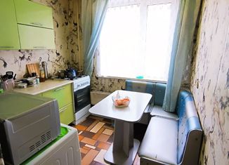 Продажа трехкомнатной квартиры, 60 м2, Краснокамск, улица Орджоникидзе, 4Б