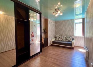 Продам 2-ком. квартиру, 44 м2, посёлок городского типа Гаспра, улица Горького, 1