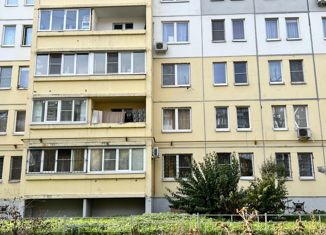 Продам однокомнатную квартиру, 35 м2, Нижний Новгород, улица Адмирала Макарова, 4к4, улица Адмирала Макарова