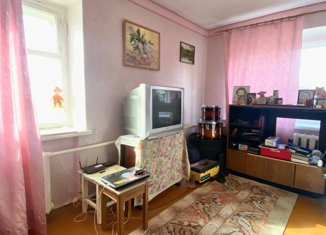 Продаю 1-ком. квартиру, 30 м2, Березники, Юбилейная улица, 32