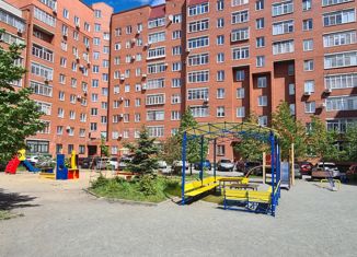 Продаю трехкомнатную квартиру, 104 м2, Челябинск, Комсомольский проспект, 41Г