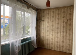 Продаю четырехкомнатную квартиру, 60.5 м2, Ленинградская область, проспект Урицкого, 82