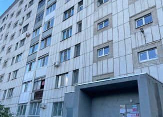 Продаю 3-ком. квартиру, 63 м2, Курган, Половинская улица, 14