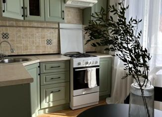 Продам однокомнатную квартиру, 32.4 м2, посёлок городского типа Медведево, Полевая улица, 9А