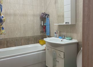 Продажа 2-комнатной квартиры, 54 м2, Салехард, улица Губкина, 26
