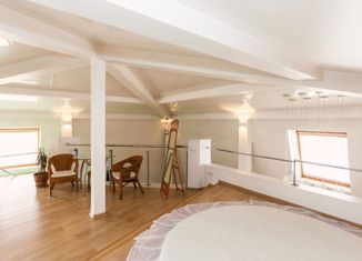 Сдаю в аренду четырехкомнатную квартиру, 130 м2, Красноярск, улица Молокова, 1к3, Советский район