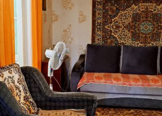 Продаю двухкомнатную квартиру, 45.8 м2, Астрахань, улица Тренёва, 5, Трусовский район