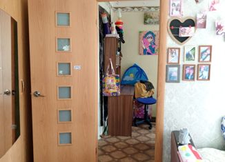 Трехкомнатная квартира на продажу, 45 м2, Березники, улица Черняховского, 4