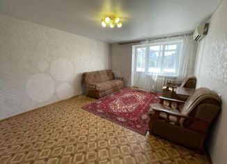 Продаю 1-ком. квартиру, 36 м2, Аксай, Садовая улица, 18А